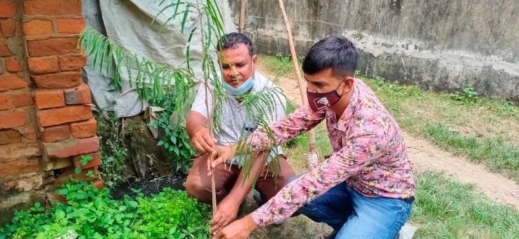 বঙ্গবন্ধু শেখ মুজিবুর রহমানের ৪৬তম শাহাদাতবার্ষিকী উপলক্ষে টিএমএসএস কাজীরমোড় শাখায় বৃক্ষরোপন কর্মসূচী